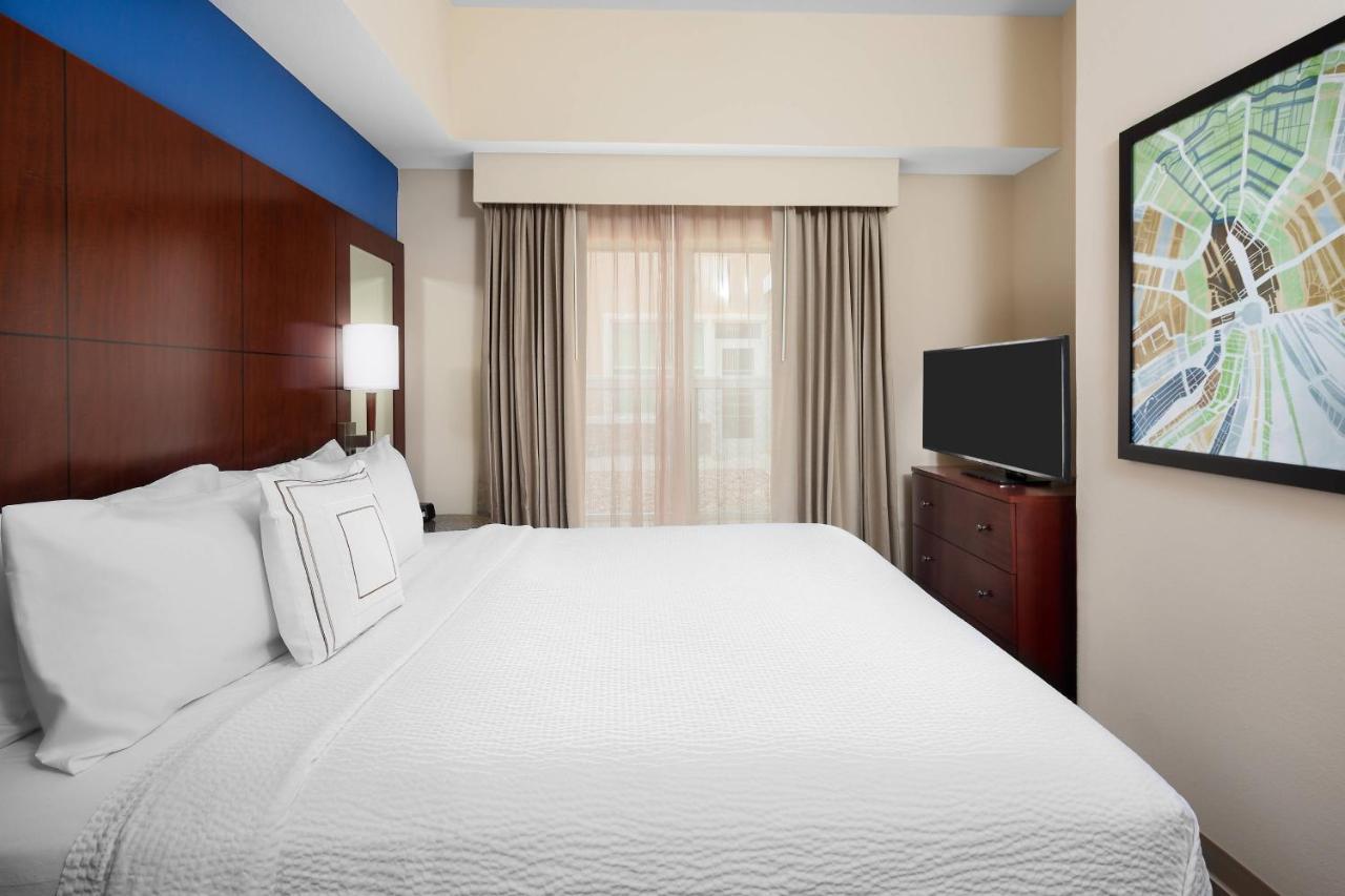Hotel By Marriott Houston Mills