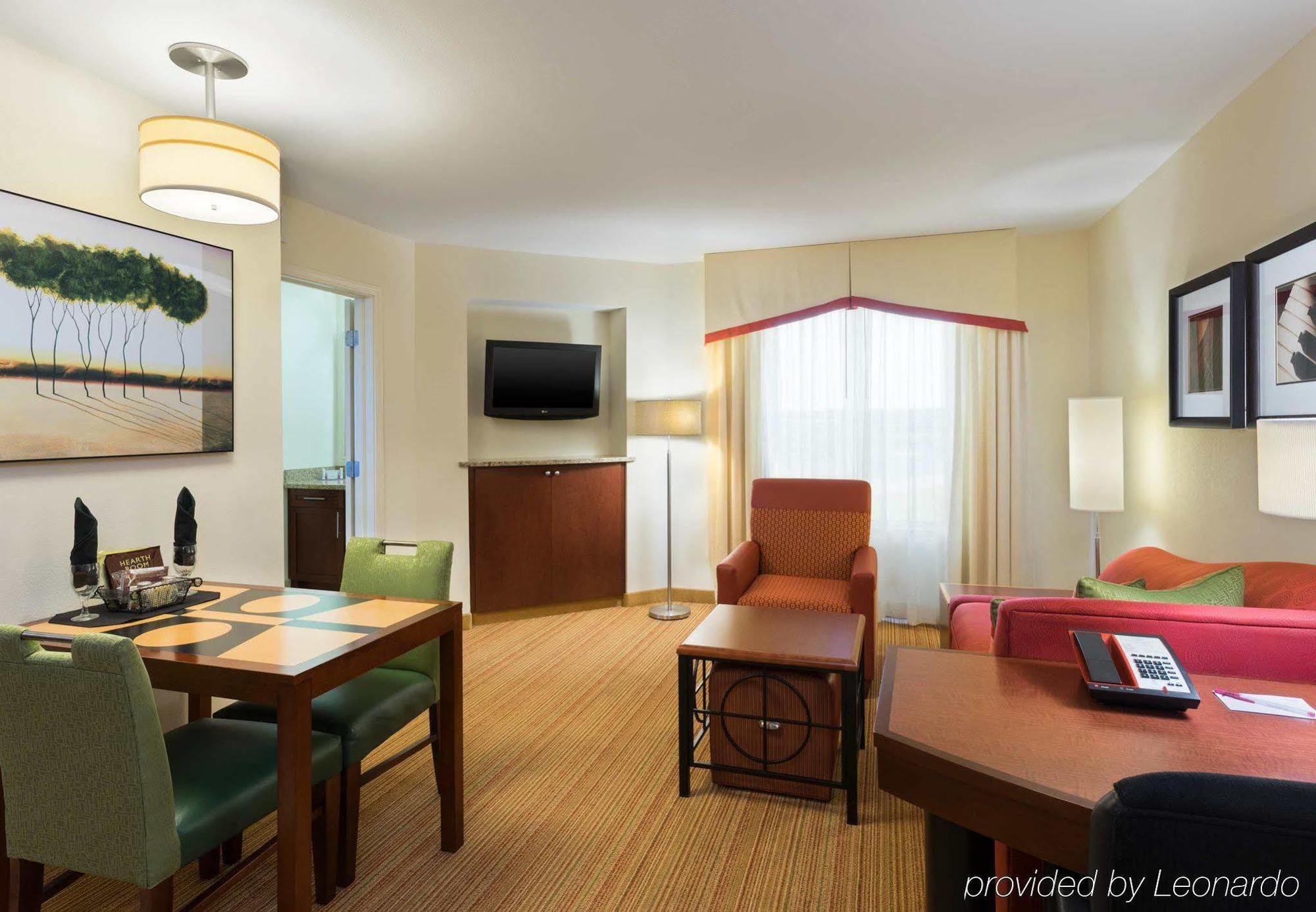 Hotel By Marriott Houston Mills