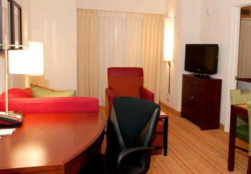 Hotel By Marriott Houston Mills Katy