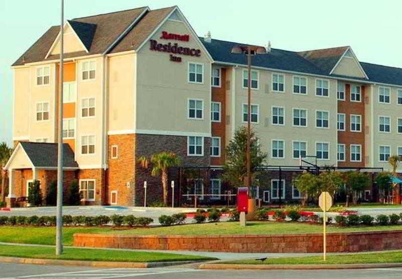 By Marriott Houston Mills Hotel