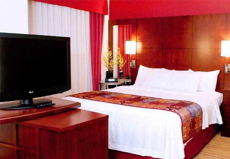 By Marriott Houston Mills