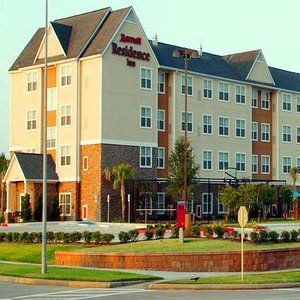 By Marriott Houston Mills Hotel 3*